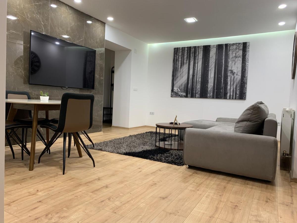 Black Apartment By Alex Rafael Záhřeb Exteriér fotografie
