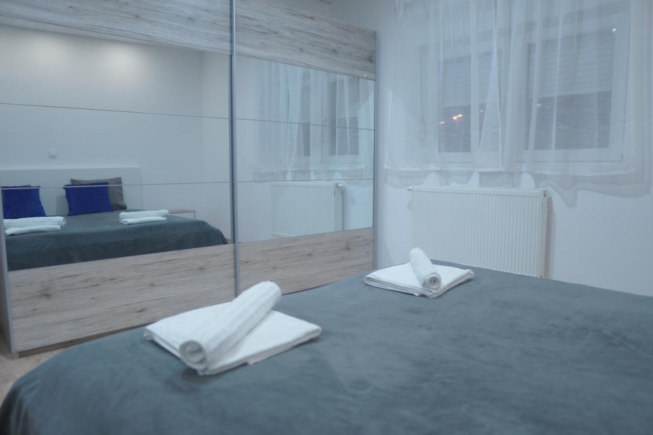 Black Apartment By Alex Rafael Záhřeb Exteriér fotografie